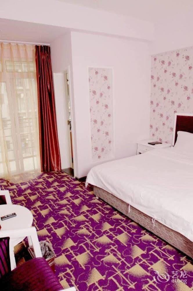 Chengdu Lilac Hotel Fei Cheng Branch Esterno foto