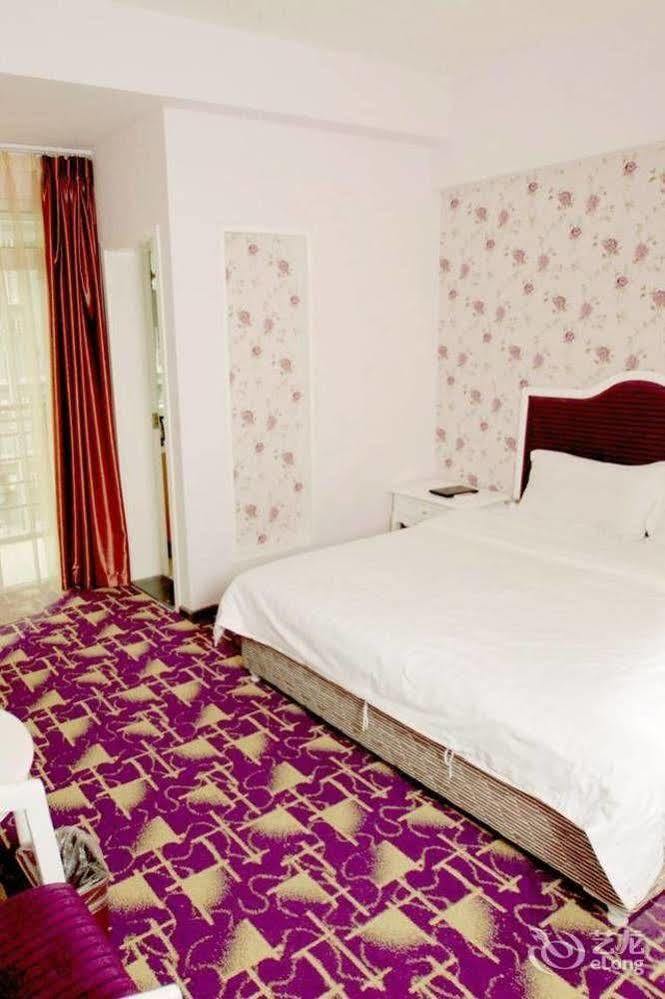 Chengdu Lilac Hotel Fei Cheng Branch Esterno foto